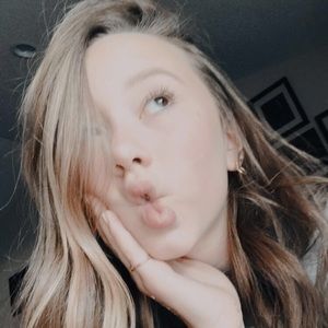 Meet your Posher, Ellie